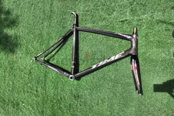 Pro Cycling Carbon Racing Bicycle Frame - Size Large (1.75-1.83cm height)