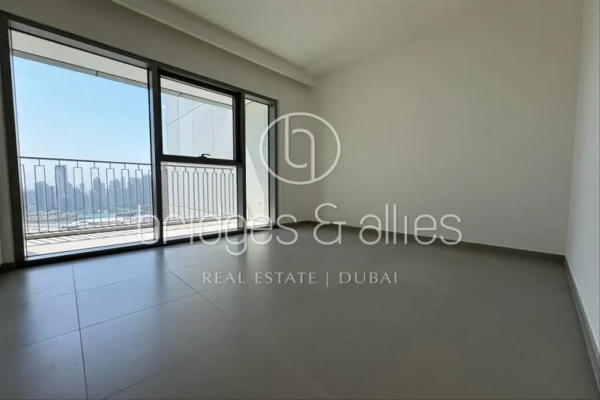 BRAND NEW APARTMENT| UNFURNISHED | MID FLOOR