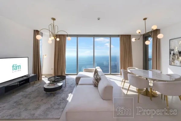 Luxury 3B+Storage | Furnished | Seafront Views