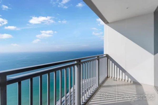 Luxury 3B+Storage | Furnished | Seafront Views