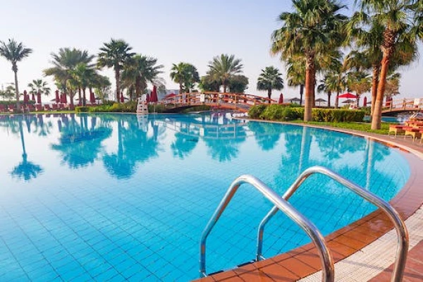 Want quotes for building swimming pools or water features in Dubai?